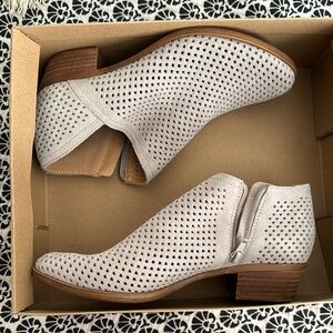 Lucky brand Women's Perforated Ankle Boots - Light Gray